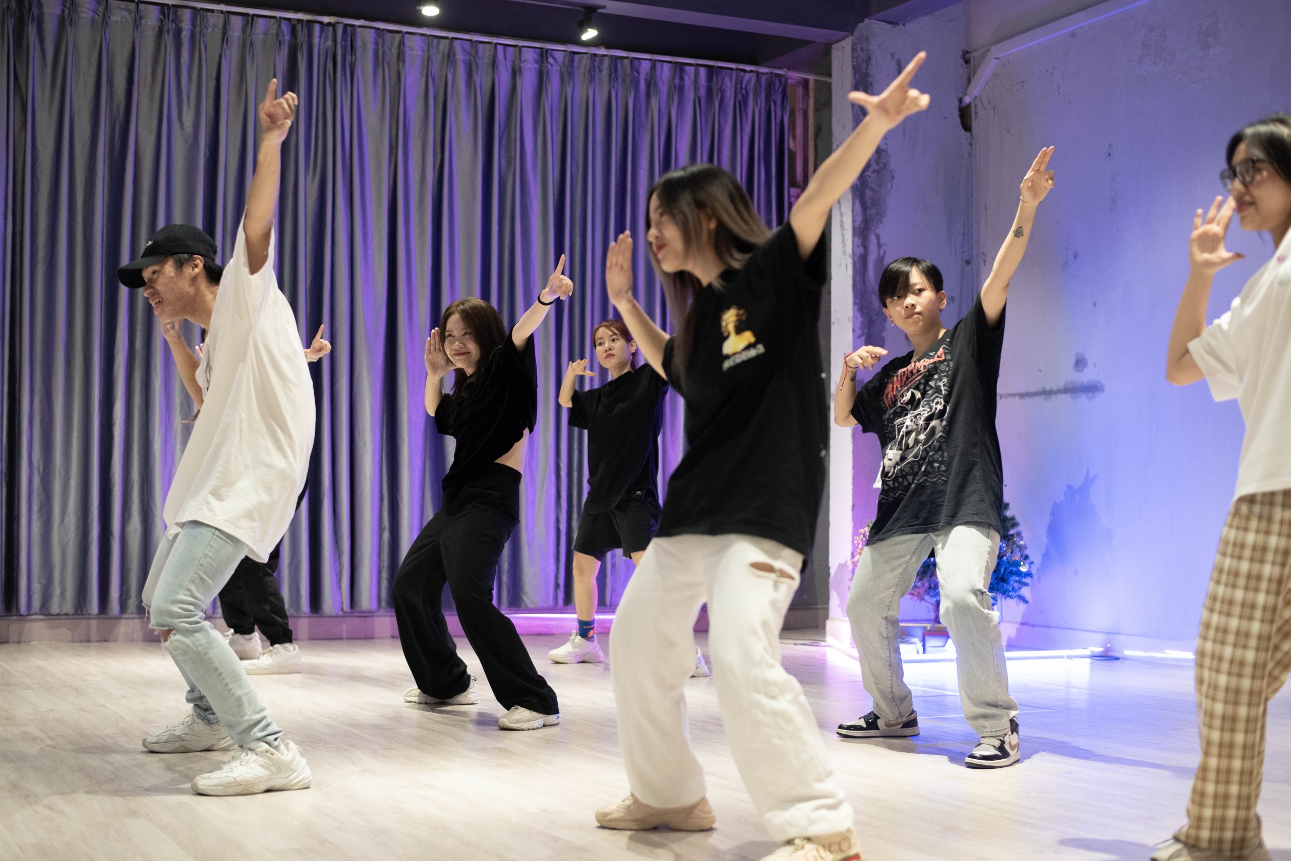 https://jandance.vn/lop-hoc-nhay-cho-be-tai-da-nang-jan-dance-studio